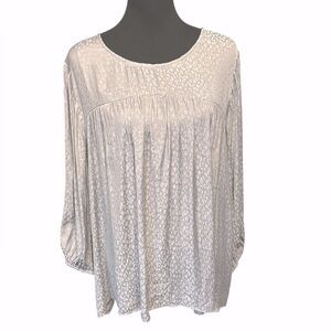 Ophelia Roe Silvery Gray Leopard Print Blouse, Size 3X, Feminine, Elegant, Glam